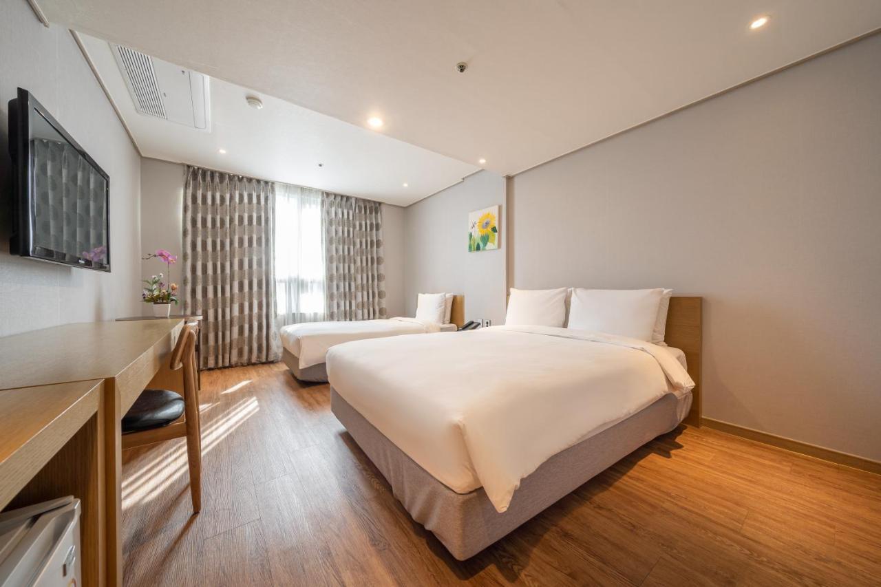 Ramada By Wyndham Seoul Dongdaemun Hotel Buitenkant foto