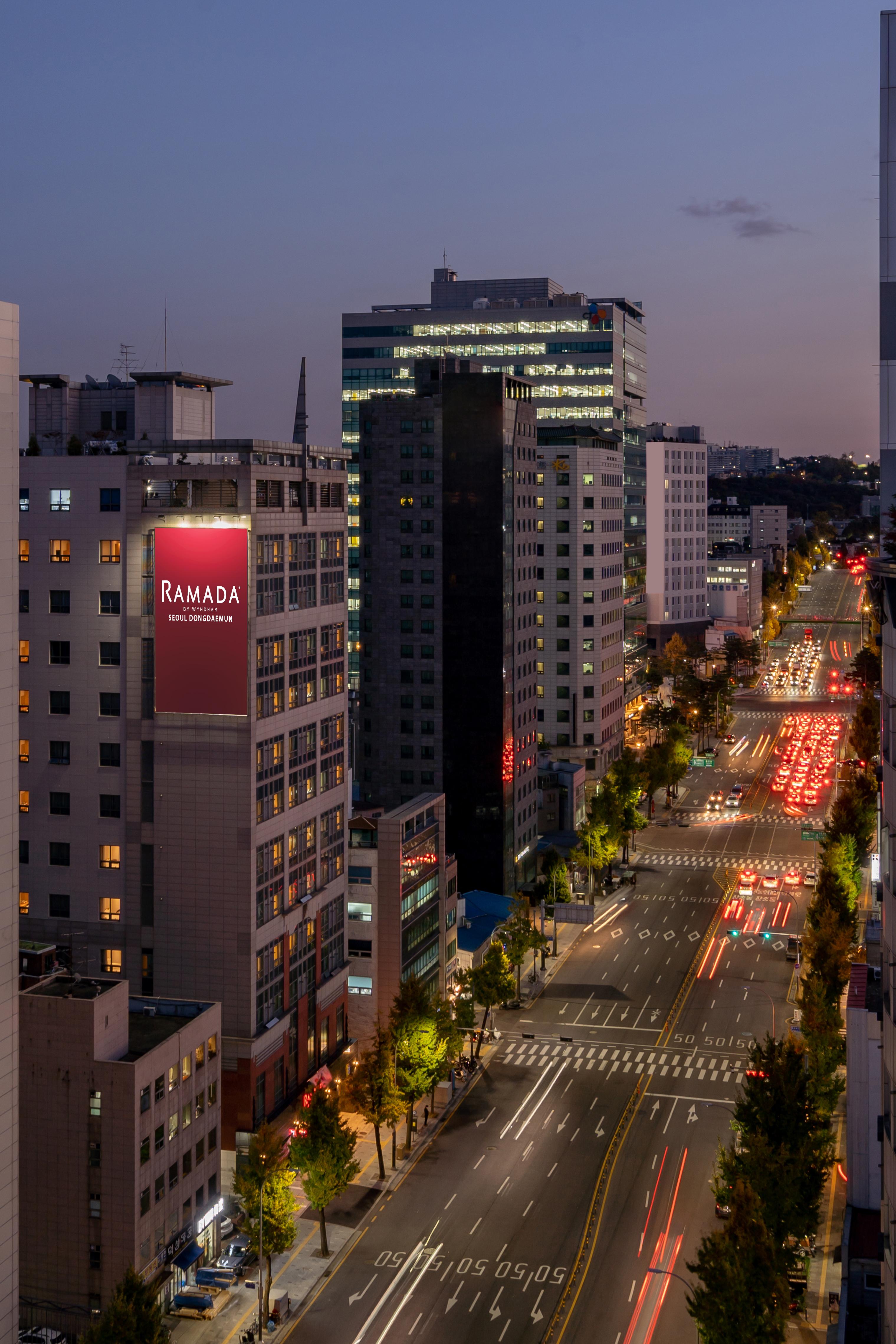 Ramada By Wyndham Seoul Dongdaemun Hotel Buitenkant foto